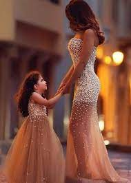 Leggi qui dove acquistare e la mia esperienza con ho creato tanti look di abbigliamento uguale mamma e figlia ma l'outfit di oggi è speciale, perché siamo tutte e 3 insieme, in un giorno di festa. Sartsiz Kendine Hayranlik Mektup Abiti Eleganti Mamma E Figlia Uguali Aponterivarola Com