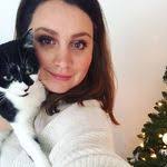 Dona Moran's Instagram, Twitter & Facebook