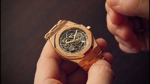 The charm of ap's royal oak lies in its distinctive aesthetic, with each timeless cutting an impressive figure on the wrist with octagonal bezel. Is Less Really More Audemars Piguet Royal Oak Watchfinder Co Youtube