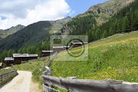 Hochberg 24, 9932 innervillgraten die almhütte bachlet befindet sich auf der oberstalleralm und sie ist mit 9 betten ausgestattet. Oberstalleralm Alm Innervillgraten Almhutte Dach Schieferdach Leinwandbilder Bilder Steinmauer Rauchgas Lea Myloview De