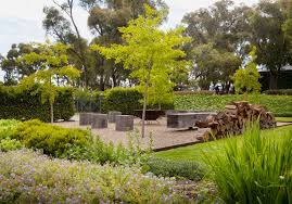Landscape Visit Manicured And Wild On Australia S Mornington Peninsula Gardenista In 2020 Coastal Gardens Australian Garden Sloped Garden