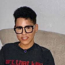 Michael Olivero (@MichaOlivero)