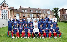 Ce mercredi face au portugal, allez les bleus, on veut du beau jeu ! Equipe De France La Photo Officielle Des Bleus Pour L Euro Devoilee Le Parisien