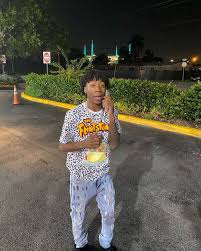Последние твиты от lil loaded (@loadedcuh). Lil Loaded On Instagram I M Jus Tryin Not To Flex Too Hard Rappers Rapper Lil