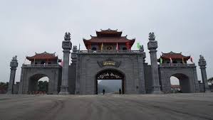 Công năng ban đầu của công trình ban thờ chính của đền trong sân lễ là nơi thờ quốc tổ hùng vương, tổ phụ lạc long quân, tổ mẫu âu cơ, đất và nước. Phu Thá» Sáºµn Sang Cho Lá»… Há»™i Ä'á»n Hung NÄƒm 2016 VÄƒn Hoa
