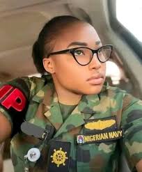 Passenger Shows Appreciation for Soldiers