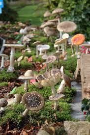 Steinskulptur „hanne nute oder „ruhender. Landes Pilzausstellung Botanischer Garten Universitat Rostock