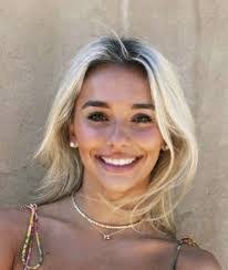 Jeana Freeman's Instagram, Twitter & Facebook