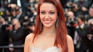 Elle jouera le rôle de blanche, la maîtresse de la salle du jugement. L Ancienne Miss France Delphine Wespiser Annonce Quitter Tpmp