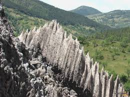 Lacul fara fund este prezentat de sky trip prin obiective naturale din sibiu, cu ghid turisic romanesc aflati despre lacul fara fund. Arhive Lacul Fara Fund Editia De Dimineata