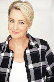 Kelly Thiel's Instagram, Twitter & Facebook