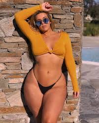 Top 5 hot plus size models all around the world. Pin On Fashion