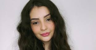 A notícia foi dada pela também atriz monique curi, no instagram. Atriz Mabel Calzolari De Malhacao Mostra Cicatriz Nas Costas Apos 9 Cirurgias