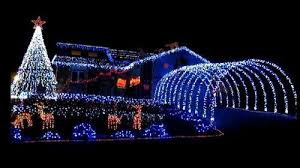Outdoor Christmas Decorating Ideas In 2020 Christmas Decorations Diy Outdoor Exterior Christmas Lights Outdoor Christmas Lights