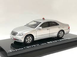 Amazon | レイズトヨタ180系 ゼロクラウン 覆面パトロールカー 警察車両 緊急車両 京商 164 クラウン 交通覆面パトカー | プラモデル  通販