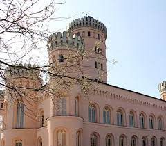 That is the best place for a ski/wintersports, family, budget/backpackers, adventure, mountains. Haus Elise Ferienwohnungen Ferienhauser Binz Fewo Binz 360