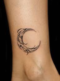99 Moon Tattoos That Will Illuminate Your Imagination Tatuaggi Tribali Piccoli Tatuaggi Tatuaggi Celtici