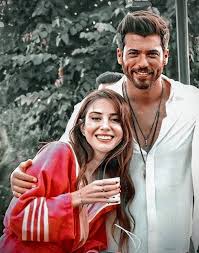 Ozge Gurel Estetiksiz Hali