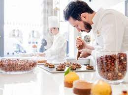 cedric grolet patisserie coeur d articho cedricgrolet patisserie sortie meurice traditional christmas dessert recipes christmas food desserts patisserie