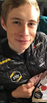 Jon has returned!!!! UNDER HIS GOOGLY EYES!