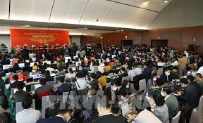 200 ủy viên của ban chấp hành trung ương khóa mới ra mắt đại hội. Ryrwrvl1fxxx6m