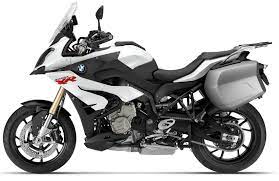Dynamic roadster outside, superbike dna inside. 2015 Bmw S 1000xr