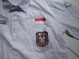 Cara pasang bet sekolah sd. Letak Posisi Pemasangan Bet Kelas Pada Seragam Sekolah