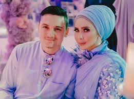 Anda perlu kena ubah mentaliti dan jangan terlalu berfantasi. Tak Puas Bersanding Che Ta Dan Zain Naik Pelamin Lagi