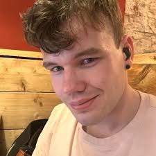 8 simple but key cooking skills for students that'll save your life at uni 