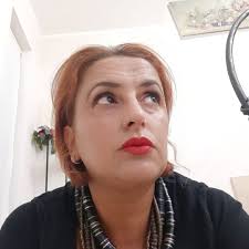 ✏️ Paolo Virtuani) A Longyearbyen, capoluogo delle Svalbard, è un  pomeriggio di inizio febbraio. Dall'altra parte del telefono c'è  Giuliaalpolo, nome social della 27enne Giulia Di Marino, una triestina star  del web