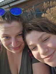 Building a commander deck with a unique commander?