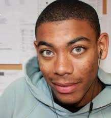 Lè Aaron Pierre tap viv Ayiti...