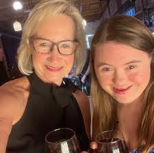 Anna Moates & Anna Penland (@the.almost.twins) • Instagram photos and videos