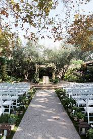 Old Hollywood Meets A Secret Garden In This La Wedding Garden Wedding California Wedding Locations California Garden Wedding Venue