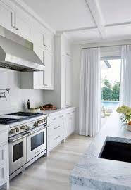Captivating Beach House In Amagansett With Stylish Details With Images Beach House Interior Design Beach House Interior Hamptons Beach House
