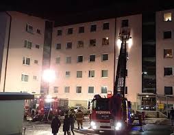 Mehr daten und analysen gibt es hier: Feuerwehr Zell Am See Rettet 87 Jahrige Aus Brennender Wohnung Salzburg24