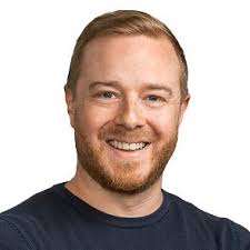 Nuorempana koin small talkin epämiellyttävänä, mutta nykyään se sujuu jo  paljon paremmin. Olen huomannut, että small talk tuntuu luonnollisemmalta  ulkomailla, kun saa käyttää englantia. Uskon, että…