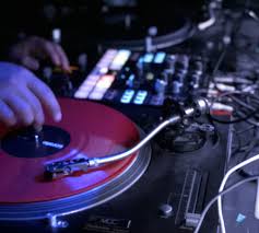 Ενοικίαση ήχου, φωτισμού, προτζέκτορα κ.α. H Fwnh Enos Dj Poy 8a Siwphsei Apo Deytera Parallaxi Magazine