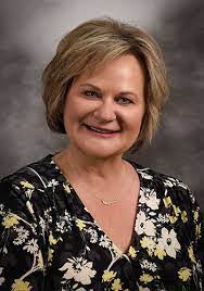 Lynnette Drake's Instagram, Twitter & Facebook