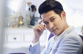 Anh từng nhận giải thưởng nam diễn viên được yêu thích nhất của htv awards năm 2006. Wlng1jp7muycmm