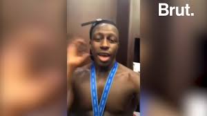 Un morceau où les noms des champions du monde français sont remplacés par ceux, moins clinquants. Vegedream Raconte L Histoire De Ramenez La Coupe A La Maison Brut