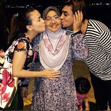 Ig @eirasyaziraofficial syazirashuhaimi@gmail.com new single #say. Anak Muka Isteri Perangai Ikut Suami Eira Syazira Dedah Suami Bukan Jenis Bad Mood Tapi Boleh Tahu Dia Marah Bila Dia Sarkastik Keluarga