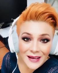 Ya esta lista #WendyJiménez para complacerte en #ComplaciendoATuCorazón por  la tarde, ❤️Amor Fm 93.9❤️, #unaemisoraqueteenamora