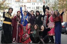 Regardless of the tense political situation, iranians love to see tourists in their country and they are some of the most hospitable you will ever find in the world. Female Voice Of Iran Festival Of Zeitgenossische Oper Berlin