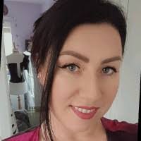 Leanne Slater's Instagram, Twitter & Facebook