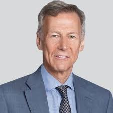 Julie Holifield's Instagram, Twitter & Facebook