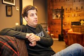 De voorman van feestformatie snollebollekes de voorman van feestformatie snollebollekes ontpopt zich tot favoriet in de ogen van menig kijker. Rob Kemps Over Snollebollekes Nog Een Paar Jaar Knallen En Dan Meer Tijd Voor Andere Dingen Eindejaarsverhalen 2020 Bd Nl