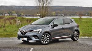 Clio 3 ile yaptığımız teste başlamadan renault clio'un tarihine bir göz atalım. Essai Renault Clio 1 5 Blue Dci 115 Que Vaut La Plus Puissante Des Clio Diesels