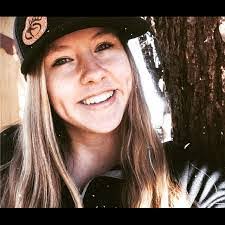 Melissa Nifong's Instagram, Twitter & Facebook