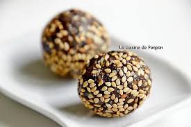 Boules D Energie Aux Amandes Cajou Dattes Pruneaux Et Spiruline Vegan Recette Dattes Boules Energie Alimentation